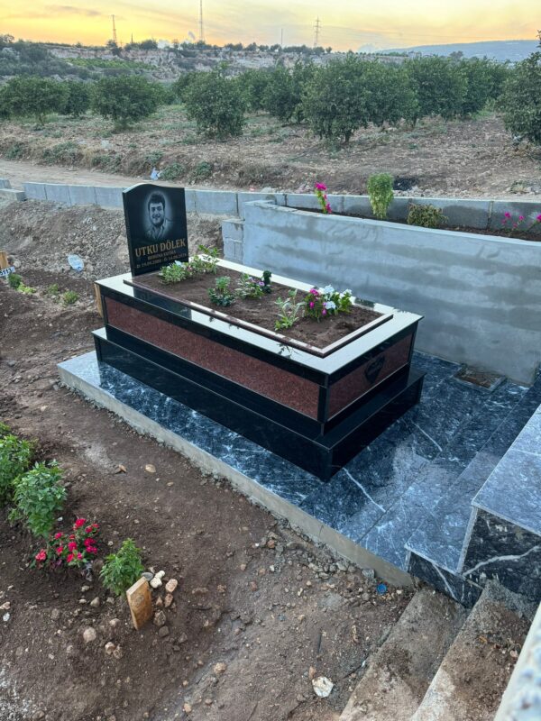 Tek Kişilik Bordo Siyah Mezar Tasarımı - Görsel 3