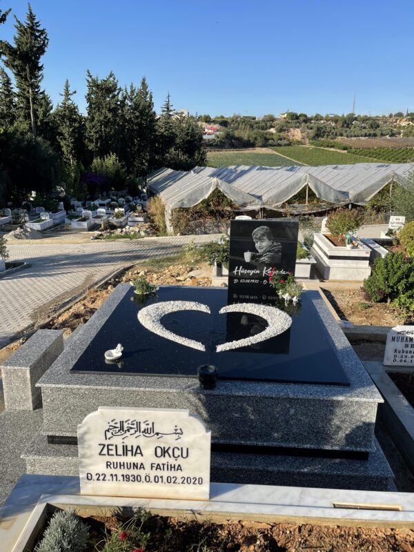 2 Kişilik Özel Tasarım Granit Mezar Çeşitleri - Görsel 4