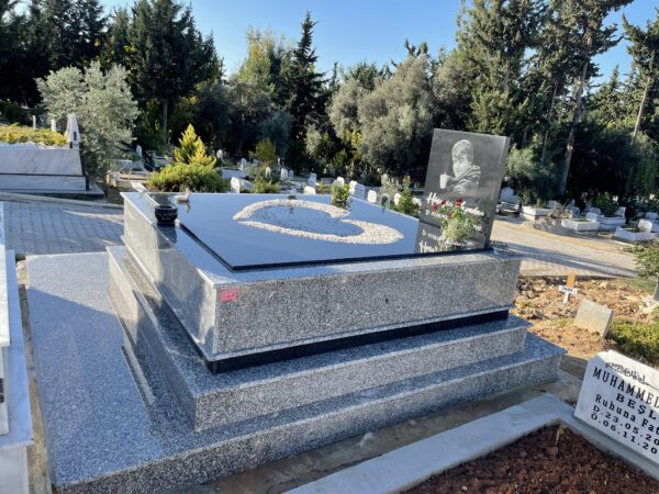 2 Kişilik Özel Tasarım Granit Mezar Çeşitleri - Görsel 6