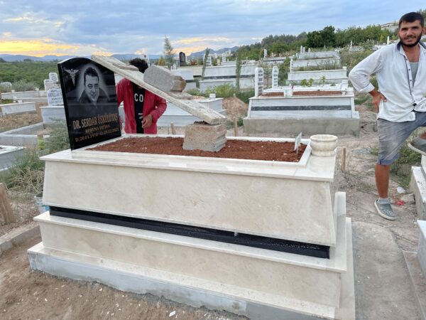 Granit Mezar Taşlı Tek Kişilik Mezar Modelleri - Görsel 2