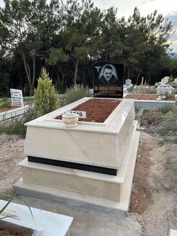 Granit Mezar Taşlı Tek Kişilik Mezar Modelleri - Görsel 3
