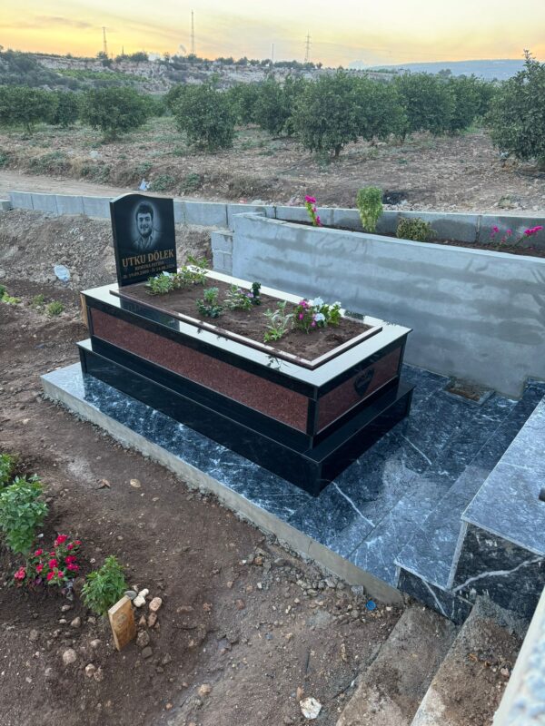 Tek Kişilik Bordo Siyah Mezar Tasarımı - Görsel 4